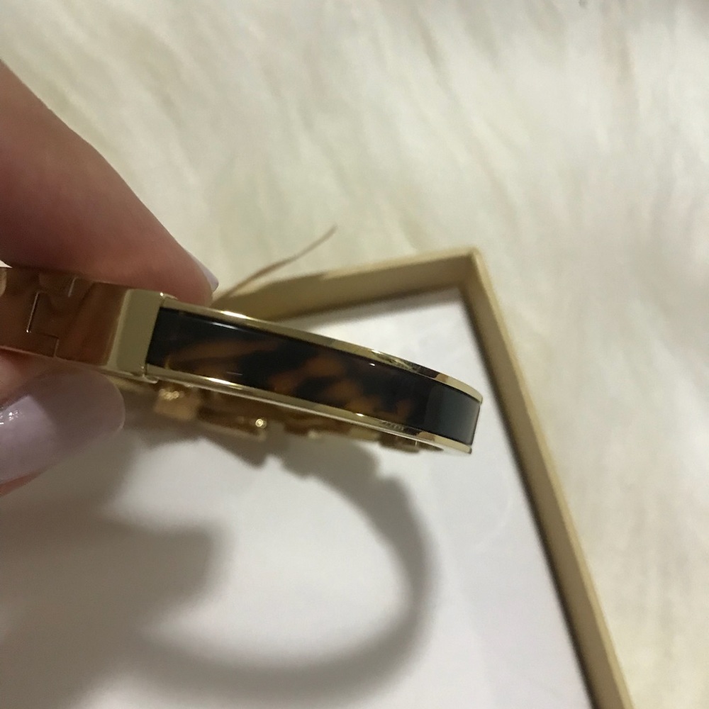 Brand New Tortoise and Gold Michael Kors Bracelet! - Picture 5 of 6
